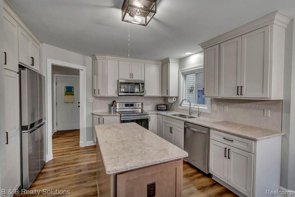5708 MARTUS Road, North Branch, MI 48461 — Photo 9