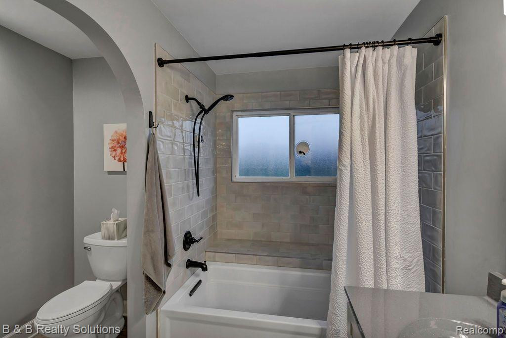 5708 MARTUS Road, North Branch, MI 48461 — Photo 15