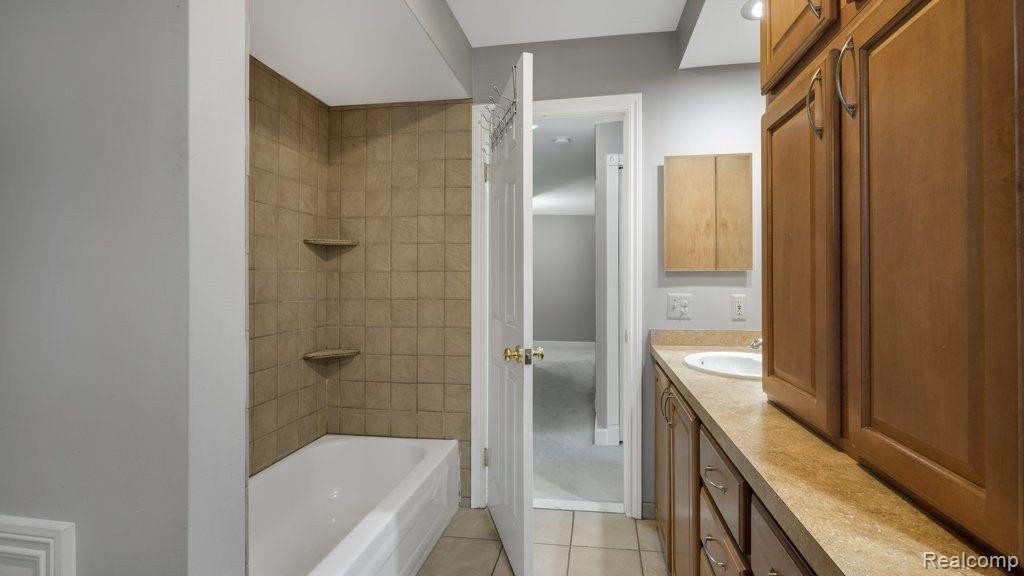 46204 APPLE LANE Lane, Macomb, MI 48044 — Photo 45