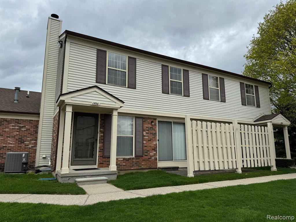 1594 DOVER Hill S, Walled Lake, MI 48390 — front exterior