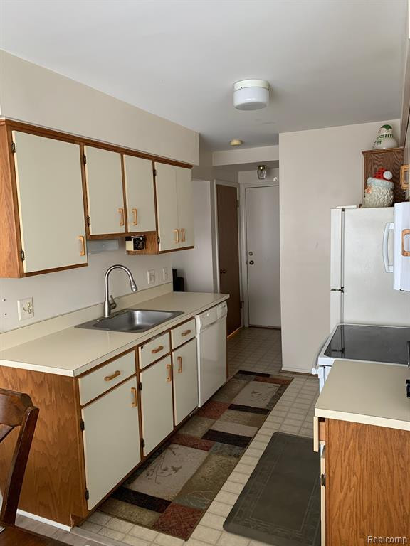 1594 DOVER Hill S, Walled Lake, MI 48390 — Photo 10