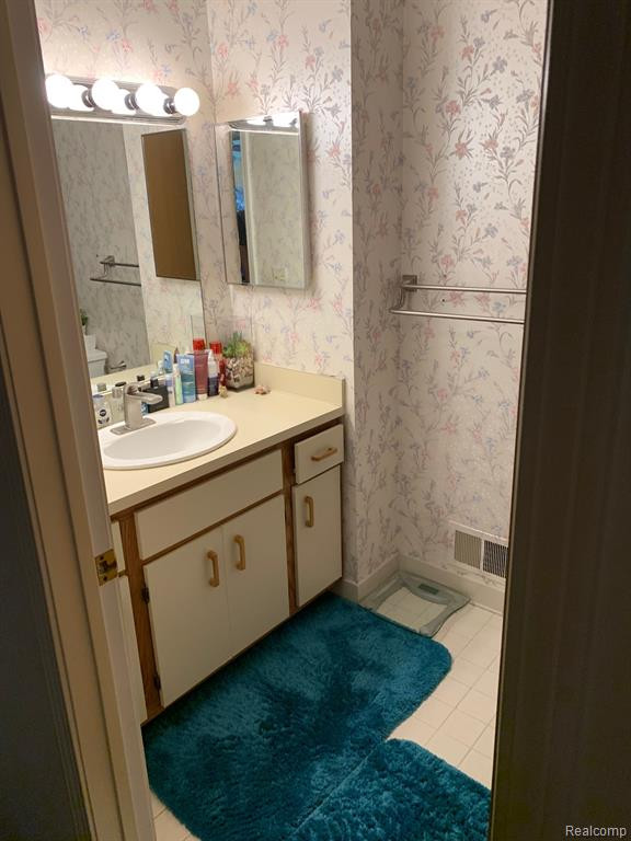 1594 DOVER Hill S, Walled Lake, MI 48390 — Photo 12