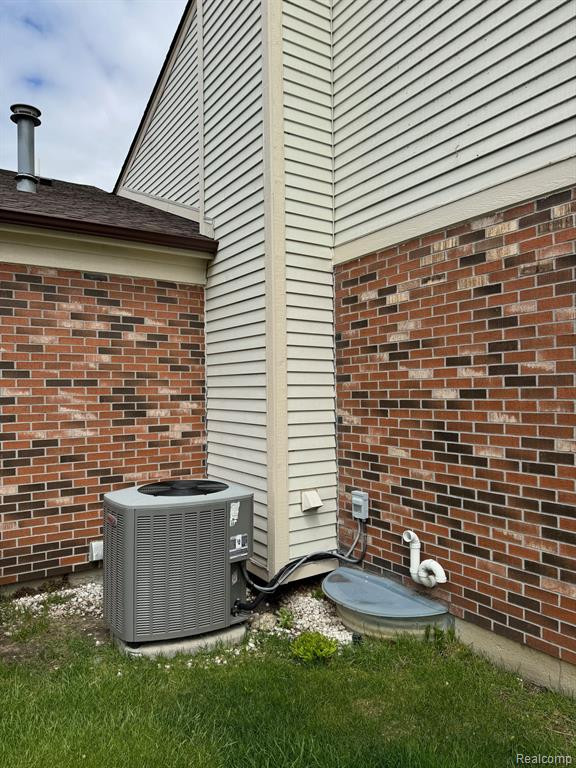 1594 DOVER Hill S, Walled Lake, MI 48390 — Photo 23