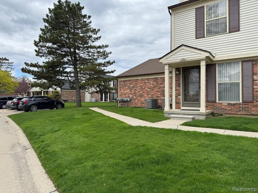 1594 DOVER Hill S, Walled Lake, MI 48390 — Photo 26