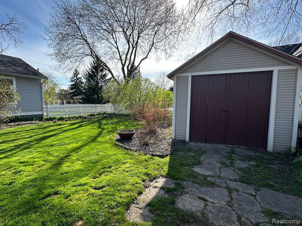 53 PONTIAC Street, Oxford, MI 48371 — Photo 16