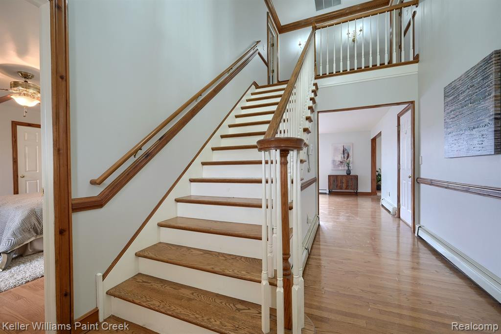 96 OVERLAKE Drive, Lake Orion, MI 48362 — Photo 5