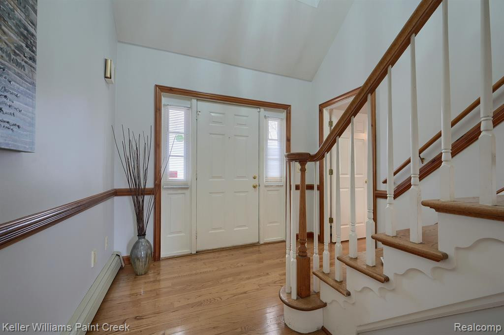 96 OVERLAKE Drive, Lake Orion, MI 48362 — Photo 6