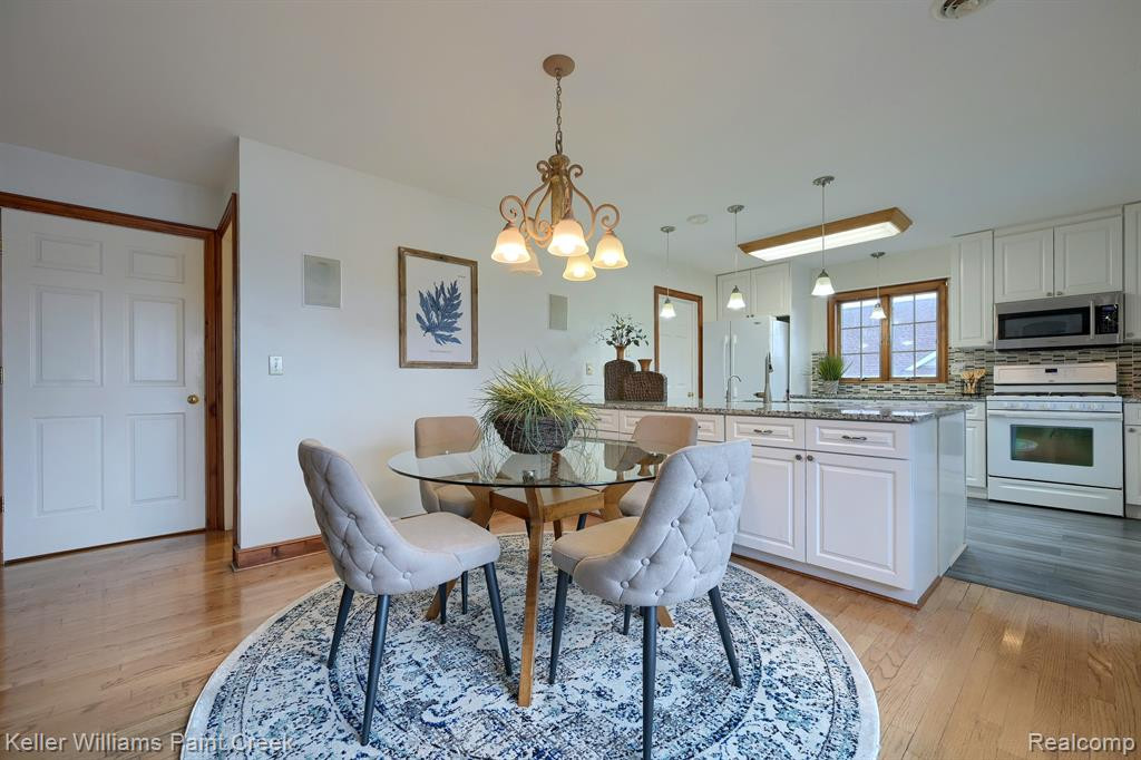 96 OVERLAKE Drive, Lake Orion, MI 48362 — Photo 15