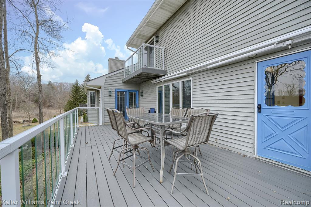 96 OVERLAKE Drive, Lake Orion, MI 48362 — Photo 18