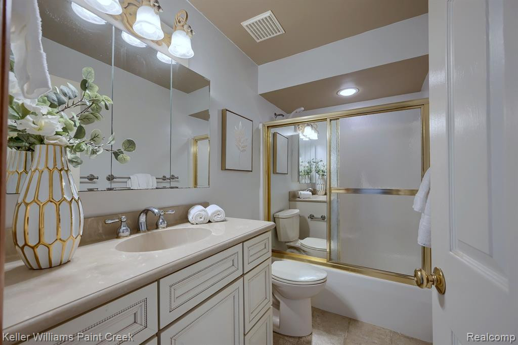 96 OVERLAKE Drive, Lake Orion, MI 48362 — Photo 20