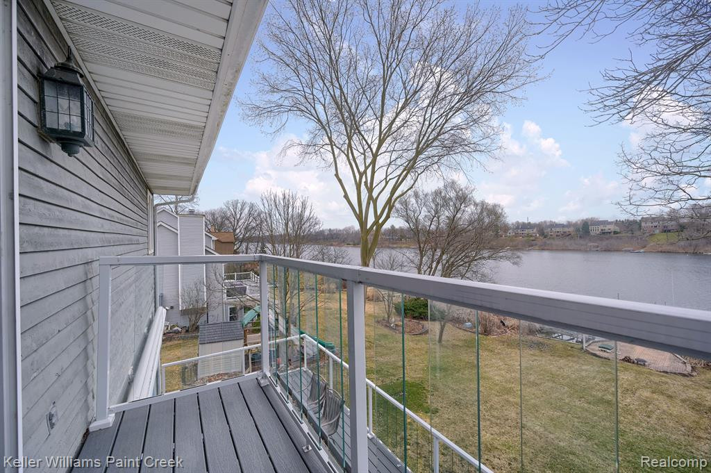96 OVERLAKE Drive, Lake Orion, MI 48362 — Photo 23