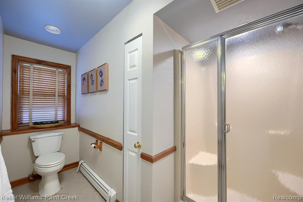 96 OVERLAKE Drive, Lake Orion, MI 48362 — Photo 25