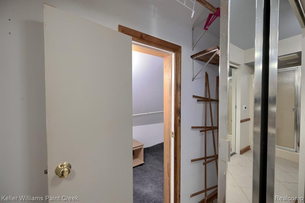 96 OVERLAKE Drive, Lake Orion, MI 48362 — Photo 27