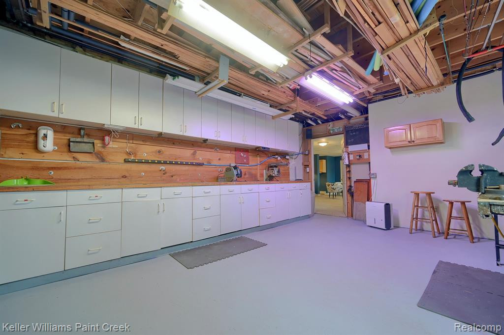 96 OVERLAKE Drive, Lake Orion, MI 48362 — Photo 36