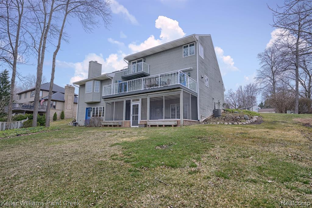 96 OVERLAKE Drive, Lake Orion, MI 48362 — Photo 37