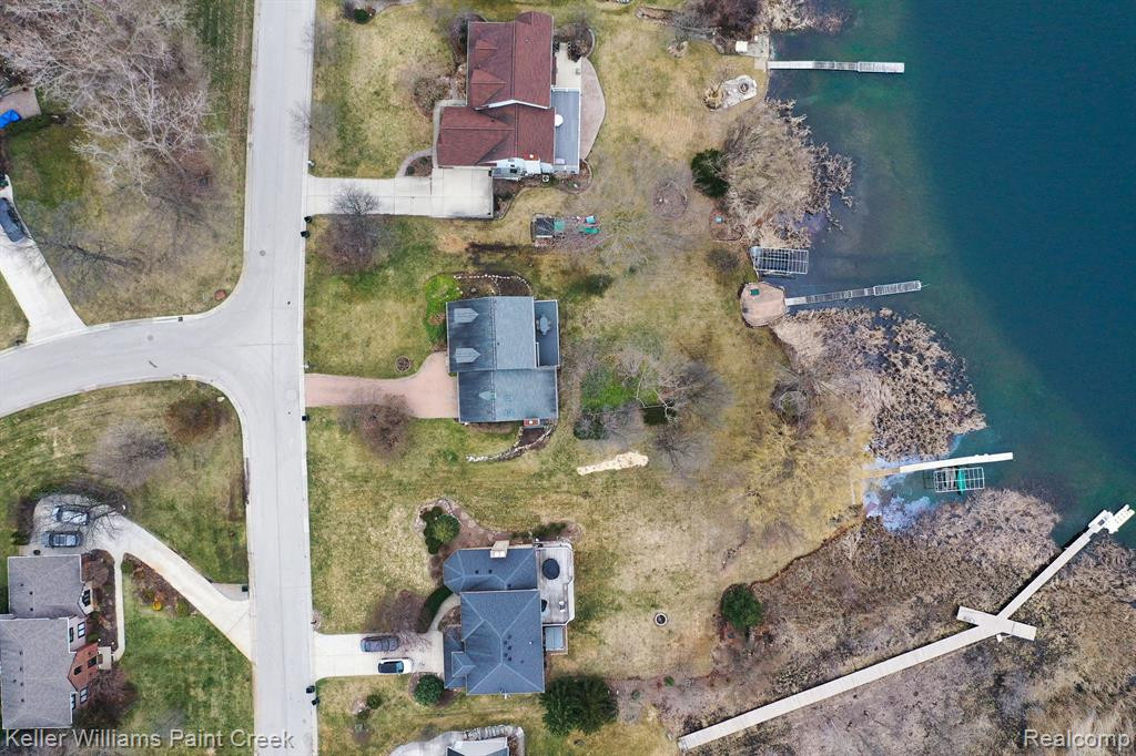 96 OVERLAKE Drive, Lake Orion, MI 48362 — Photo 45