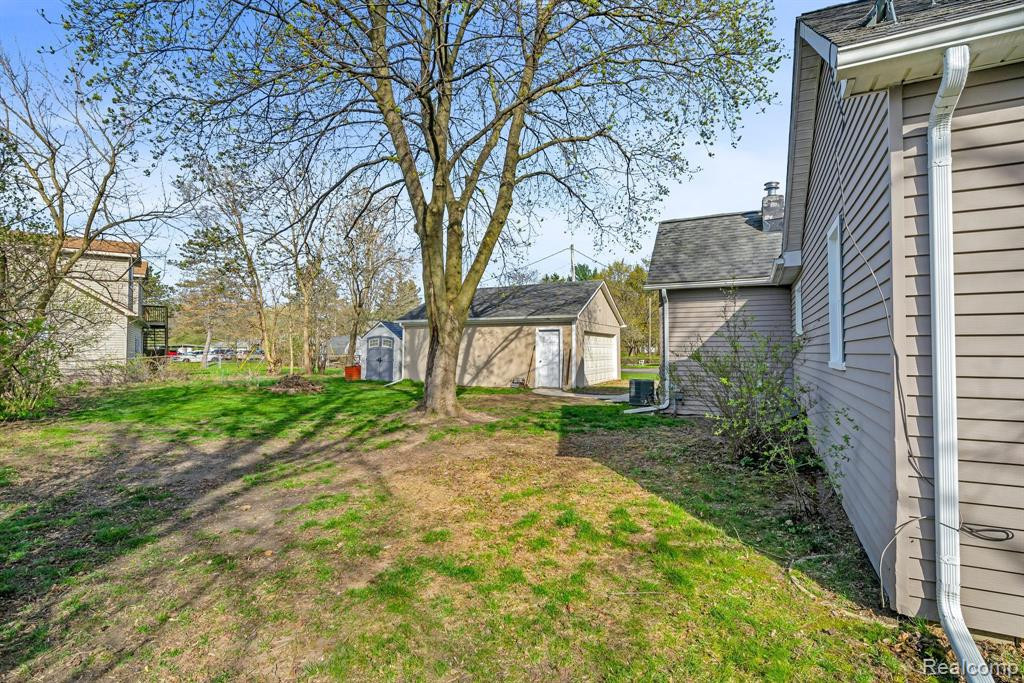 866 GLASPIE Road, Oxford, MI 48371 — Photo 21