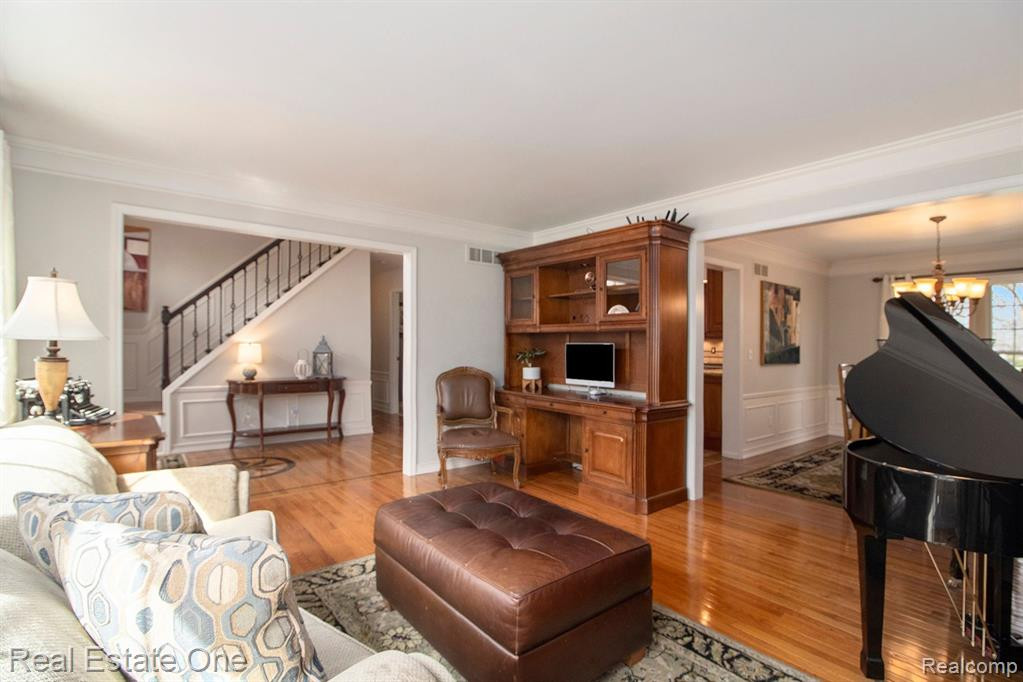 6086 MARSHALL Road, Canton, MI 48187 — Photo 8