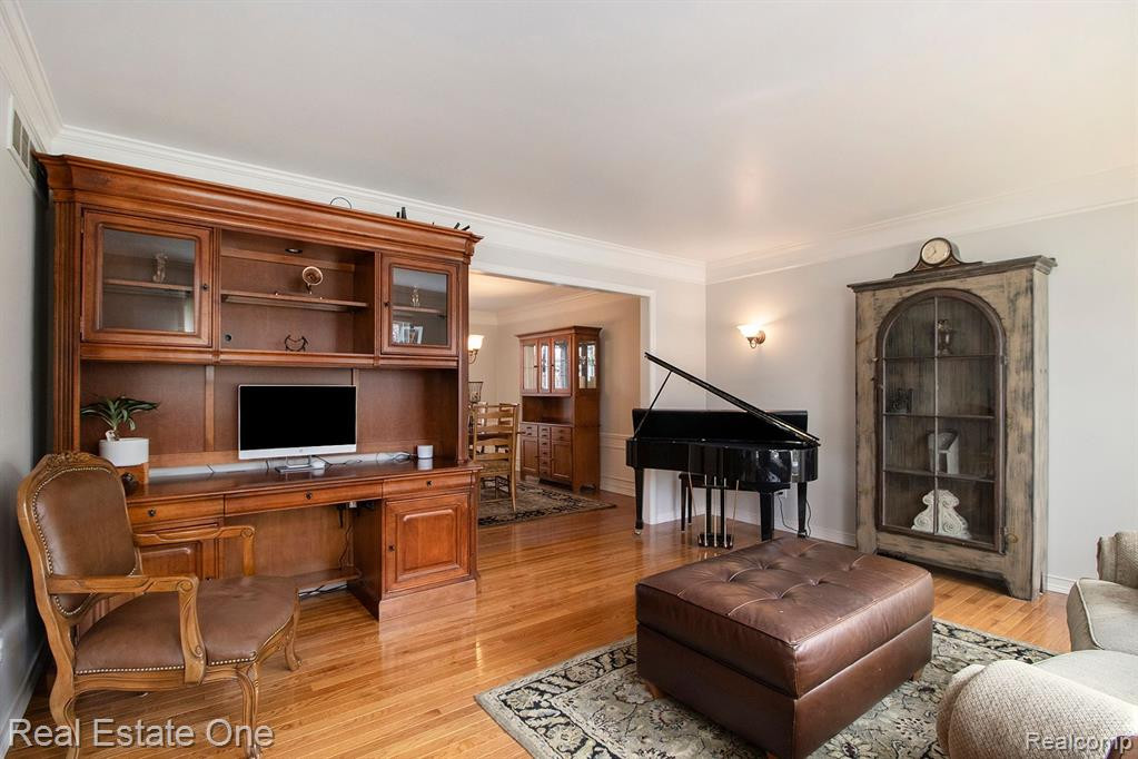 6086 MARSHALL Road, Canton, MI 48187 — Photo 10