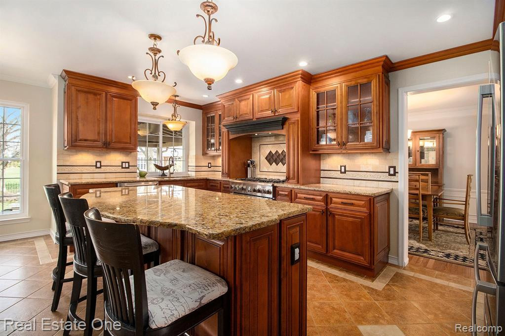 6086 MARSHALL Road, Canton, MI 48187 — Photo 11