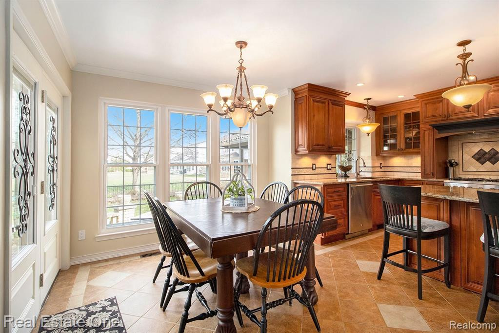 6086 MARSHALL Road, Canton, MI 48187 — Photo 17