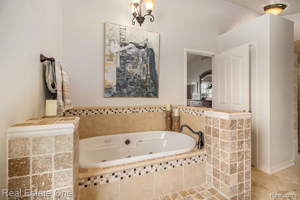 6086 MARSHALL Road, Canton, MI 48187 — Photo 31