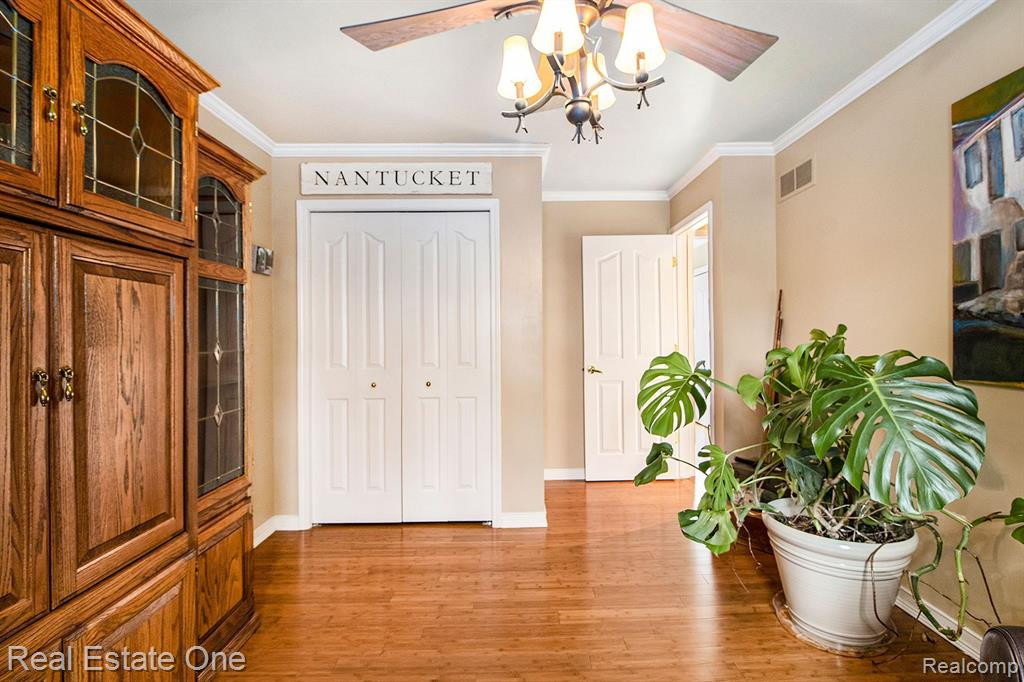 6086 MARSHALL Road, Canton, MI 48187 — Photo 38