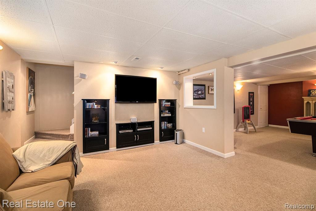 6086 MARSHALL Road, Canton, MI 48187 — Photo 44