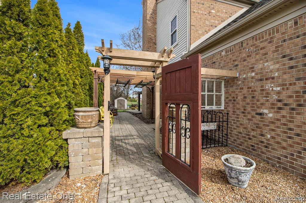 6086 MARSHALL Road, Canton, MI 48187 — Photo 48