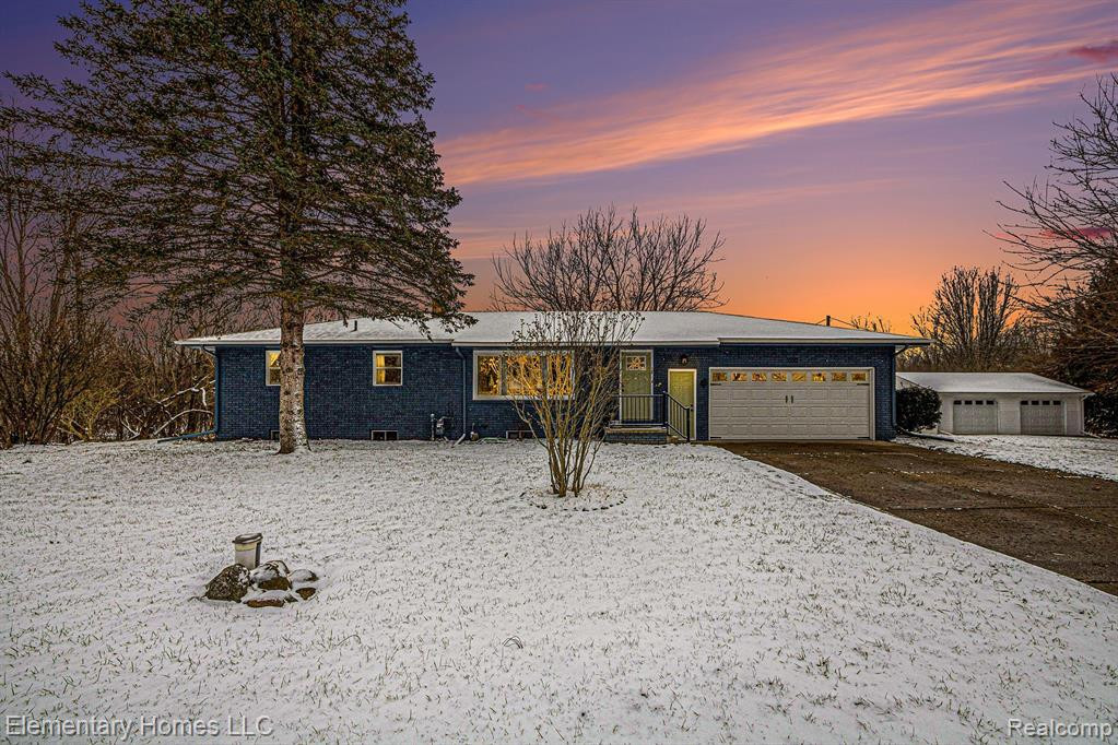 5530 TERRITORIAL Road, Benton Harbor, MI 49022 — front exterior