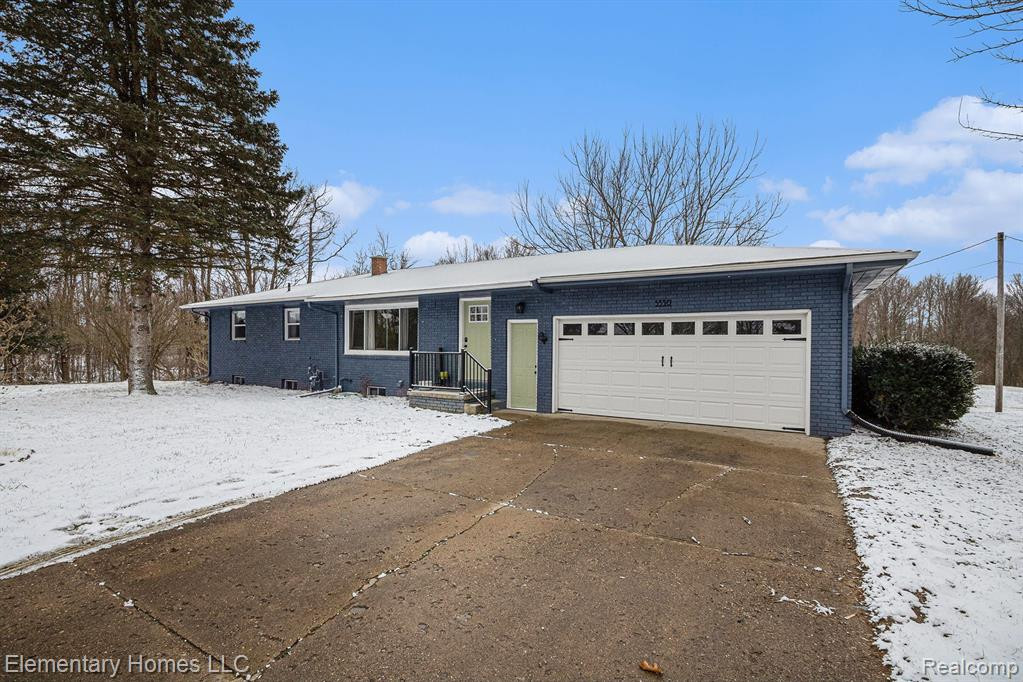 5530 TERRITORIAL Road, Benton Harbor, MI 49022 — Photo 2