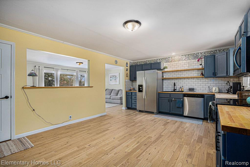 5530 TERRITORIAL Road, Benton Harbor, MI 49022 — Photo 8