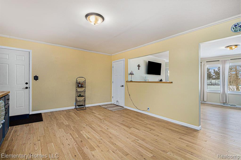 5530 TERRITORIAL Road, Benton Harbor, MI 49022 — Photo 9
