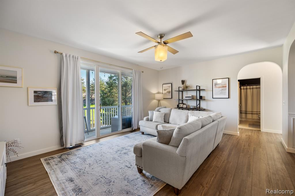 2915 N KNIGHTSBRIDGE Circle, Ann Arbor, MI 48105 — Photo 2