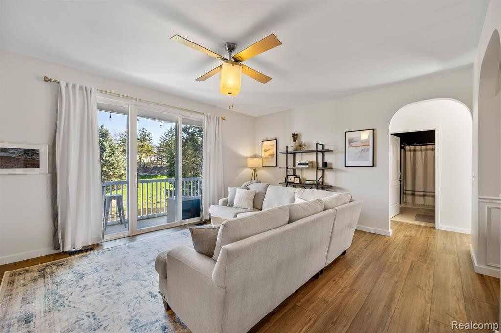 2915 N KNIGHTSBRIDGE Circle, Ann Arbor, MI 48105 — Photo 6