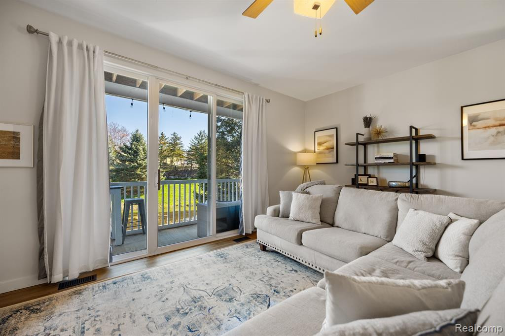 2915 N KNIGHTSBRIDGE Circle, Ann Arbor, MI 48105 — Photo 7