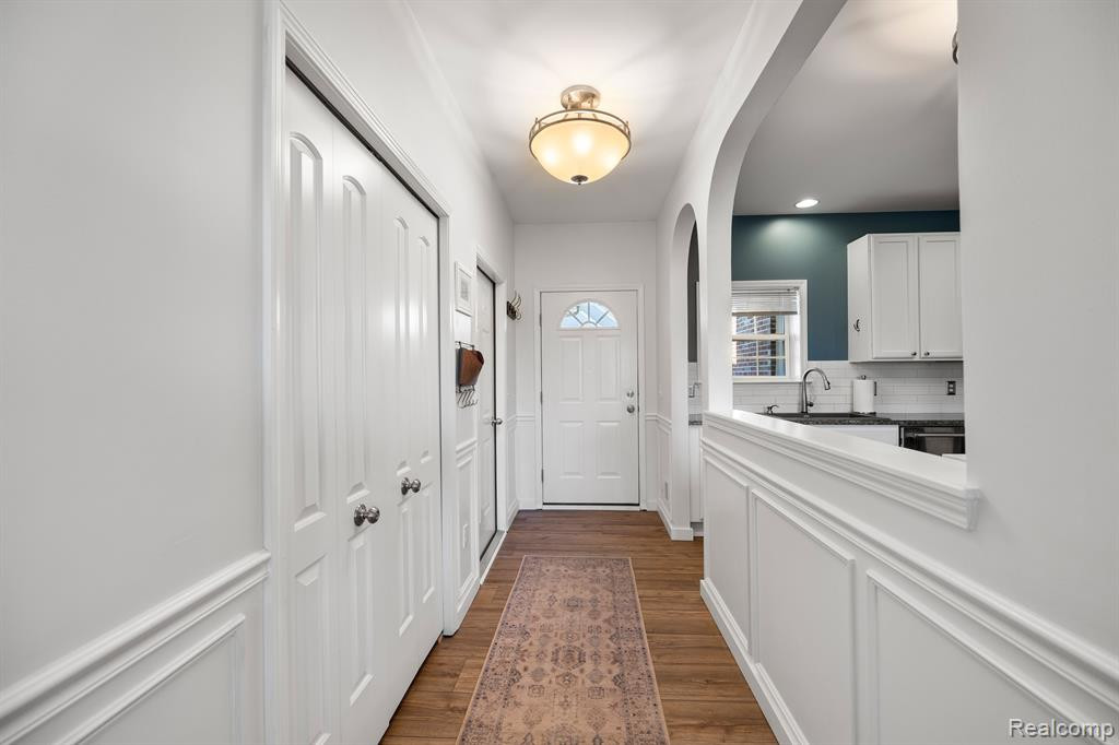 2915 N KNIGHTSBRIDGE Circle, Ann Arbor, MI 48105 — Photo 14