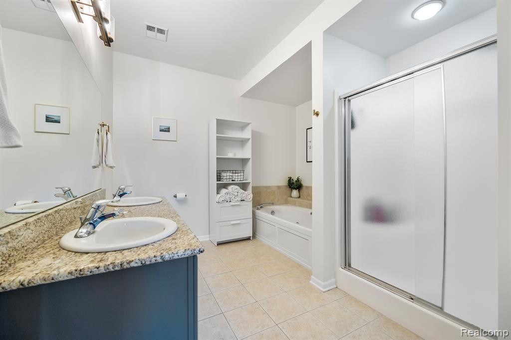 2915 N KNIGHTSBRIDGE Circle, Ann Arbor, MI 48105 — Photo 19