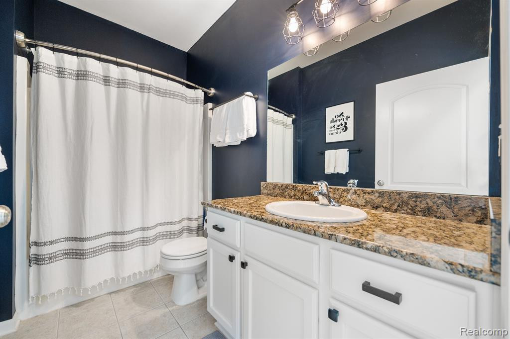 2915 N KNIGHTSBRIDGE Circle, Ann Arbor, MI 48105 — Photo 24