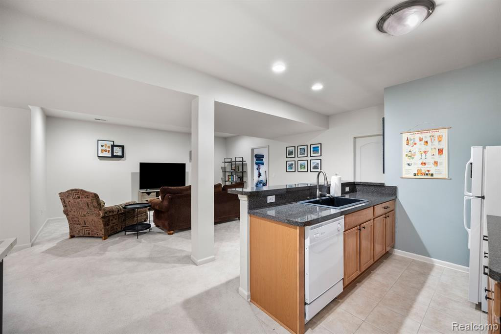 2915 N KNIGHTSBRIDGE Circle, Ann Arbor, MI 48105 — Photo 26