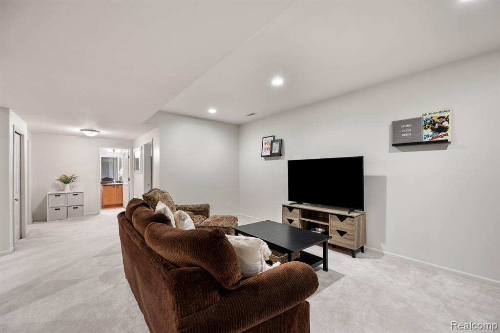 2915 N KNIGHTSBRIDGE Circle, Ann Arbor, MI 48105 — Photo 28