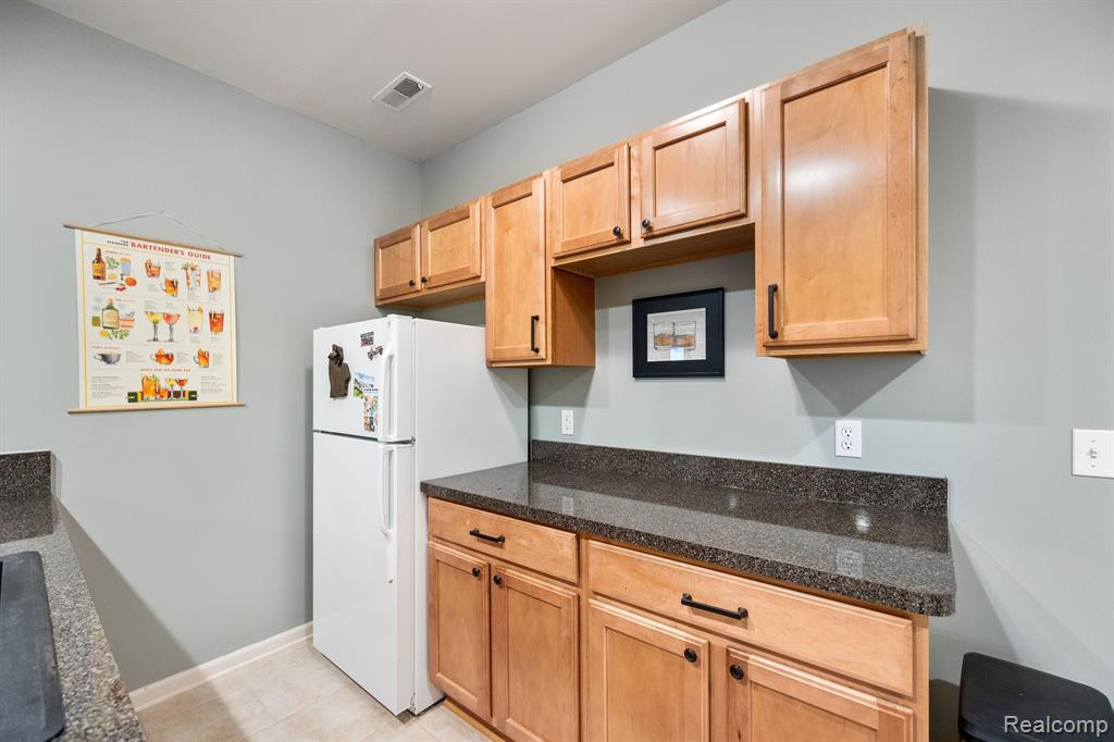 2915 N KNIGHTSBRIDGE Circle, Ann Arbor, MI 48105 — Photo 29