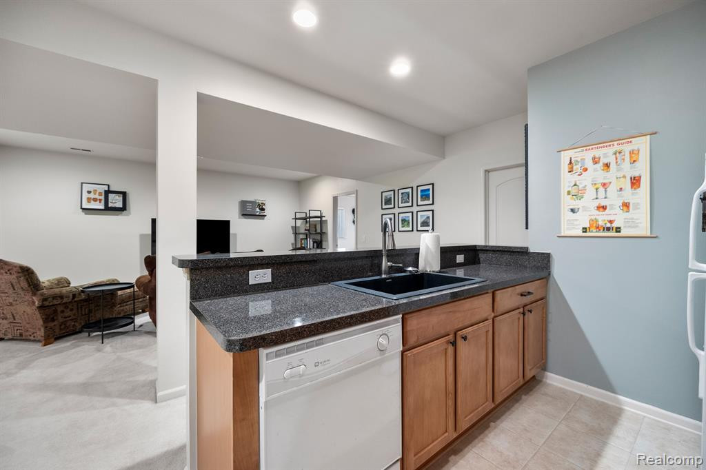 2915 N KNIGHTSBRIDGE Circle, Ann Arbor, MI 48105 — Photo 30