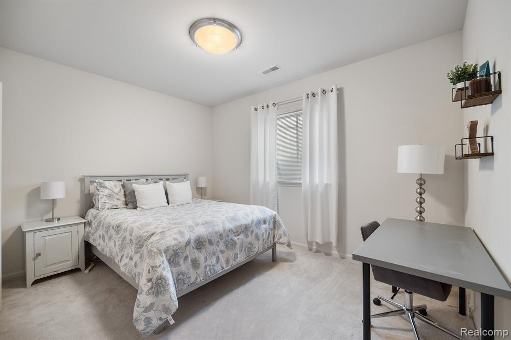 2915 N KNIGHTSBRIDGE Circle, Ann Arbor, MI 48105 — Photo 31