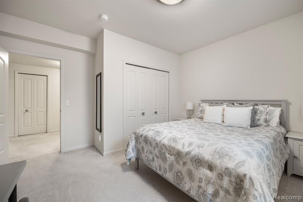 2915 N KNIGHTSBRIDGE Circle, Ann Arbor, MI 48105 — Photo 32