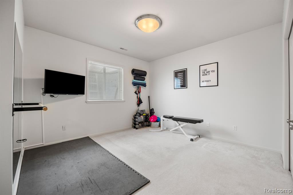 2915 N KNIGHTSBRIDGE Circle, Ann Arbor, MI 48105 — Photo 35