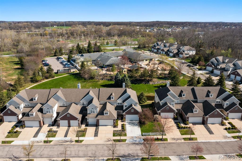 2915 N KNIGHTSBRIDGE Circle, Ann Arbor, MI 48105 — Photo 39