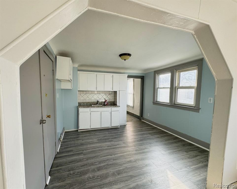 8093 CADILLAC Avenue, Warren, MI 48089 — Photo 3