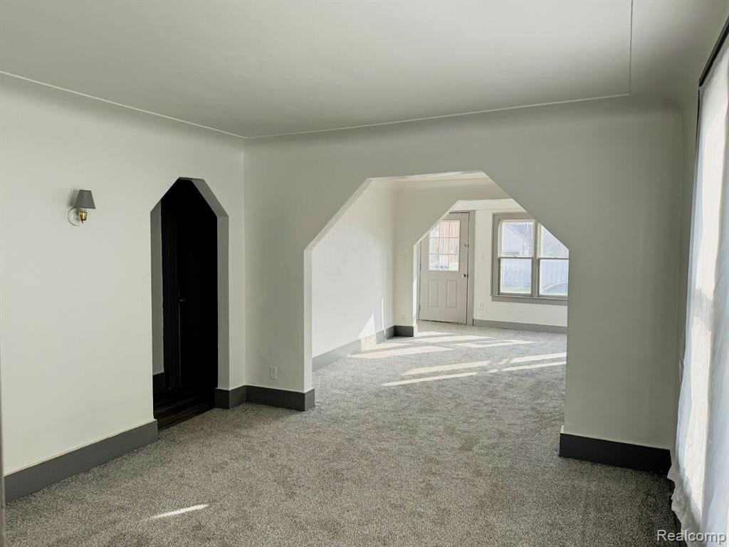 8093 CADILLAC Avenue, Warren, MI 48089 — Photo 12
