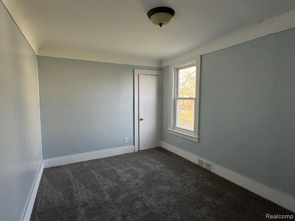 8093 CADILLAC Avenue, Warren, MI 48089 — Photo 13